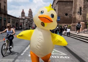 Diversión y aprendizaje en la ciclovía dominical, con Biciescuela y Patin Escuela