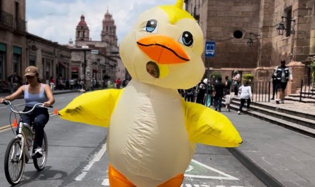 Diversión y aprendizaje en la ciclovía dominical, con Biciescuela y Patin Escuela