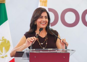 El lunes regresan a las aulas más de 953 mil estudiantes de básica: Gabriela Molina