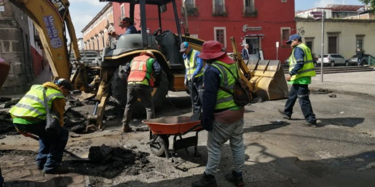 Ayuntamiento de Morelia intensifica trabajos de bacheo en el Centro Histórico
