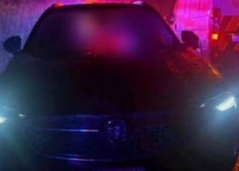 Mujer es asesinada a balazos mientras conducía en la carretera Morelia–Mil Cumbres