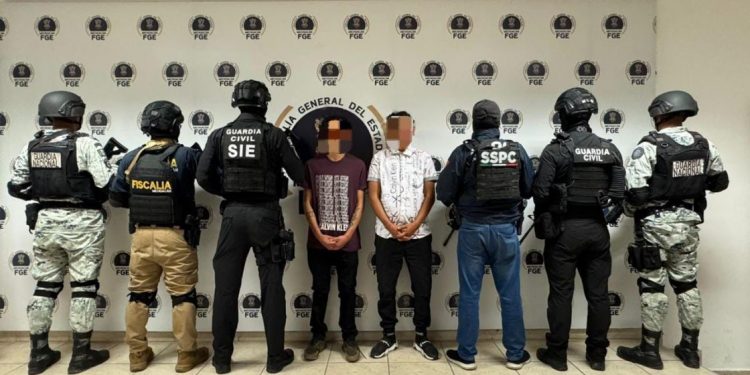Fuerzas estatales y federales detienen a dos presuntos extorsionadores en Uruapan