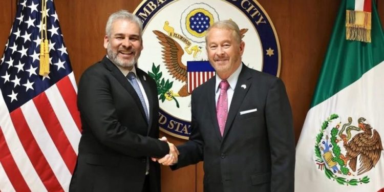 Bedolla y embajador de EUA acuerdan cooperación y trabajo conjunto