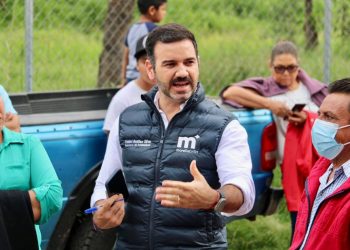 Yankel Benítez estrecha diálogo con habitantes de tenencia Morelos