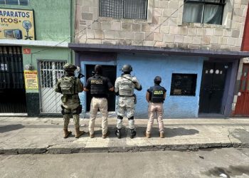 Asegura FGE 950 dosis de metanfetamina y detiene a dos personas durante cateo