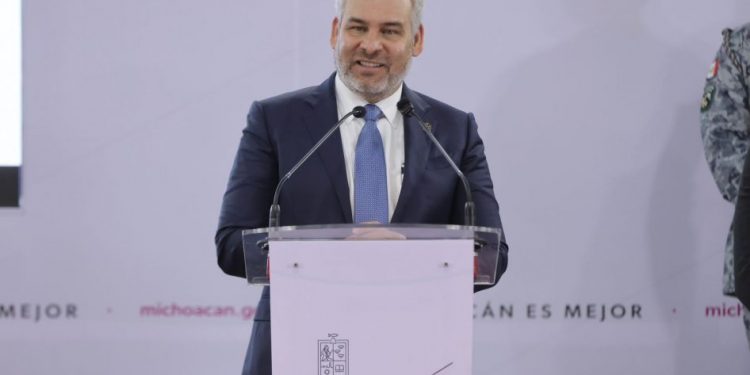 Michoacán disminuye pobreza más rápido que el promedio nacional: Bedolla