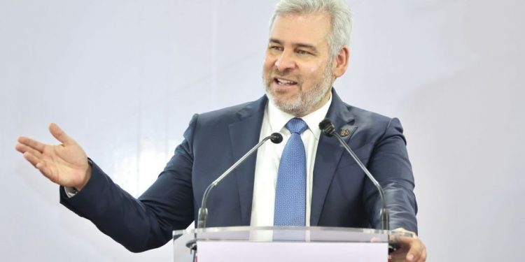 Formalización laboral, fundamental para erradicar la pobreza en Michoacán: Bedolla