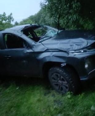 Agentes estatales y federales aseguran en Parácuaro armas, granadas y un vehículo