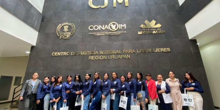 Recibe CJIM Uruapan visita de estudiantes de la licenciatura en Trabajo Social