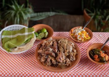 ¡Un logro que sabe a Michoacán! Las carnitas ya cuentan con marca de certificación: Sedeco