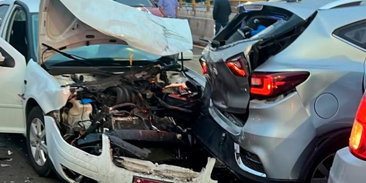 Aparatoso choque múltiple en puente de la avenida Madero deja dos heridos leves