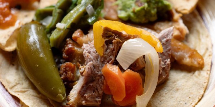 Carnitas de Michoacán, certificación que protege, da valor y abre mercados: Sedeco