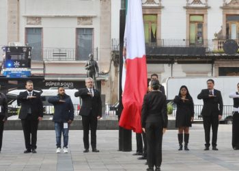 Encabeza Bedolla ceremonia en memoria de las víctimas del 15 de septiembre
