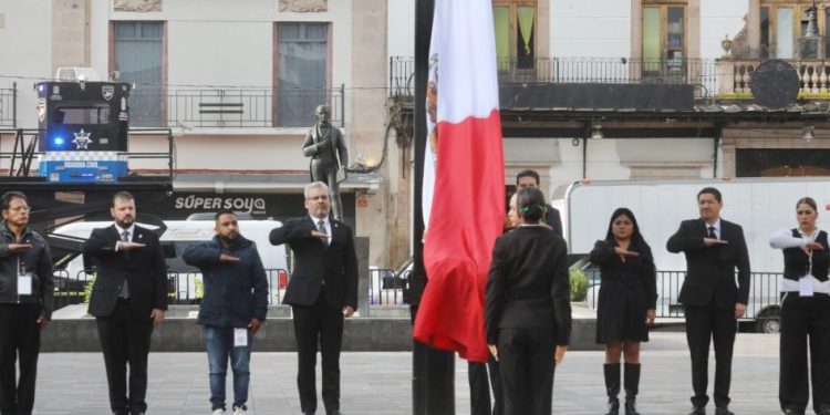 Encabeza Bedolla ceremonia en memoria de las víctimas del 15 de septiembre