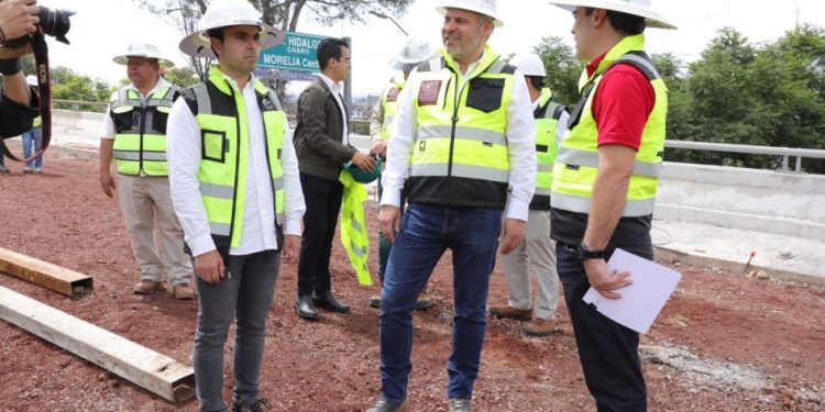 Este mes se abre circulación en puente sur del distribuidor vial Eréndira: Bedolla