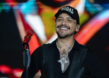 Miles de michoacanos celebran las fiestas patrias con Christian Nodal