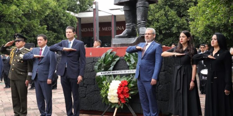 Celebra Bedolla el 215 Aniversario del Inicio de la Independencia de México