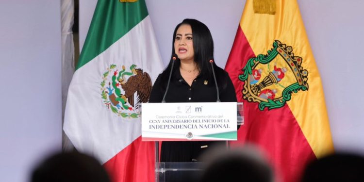 215 Aniversario de la Independencia de México: Gladyz Butanda-Morelia Informativo
