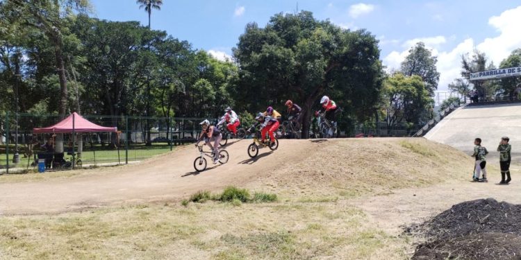 Ciclistas morelianos competirán en ‘Serial BMX Racing’, con respaldo de Imcufide