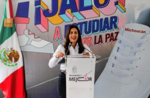 Tenis de Jalo a Estudiar son apoyo a la economía familiar: Gabriela Molina-Morelia Informativo
