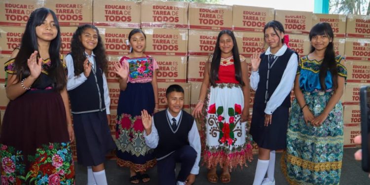 Tenis de Jalo a Estudiar son apoyo a la economía familiar: Gabriela Molina-Morelia Informativo