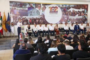 Entrega de reconocimientos: Yarabí Ávila-Morelia Informativo
