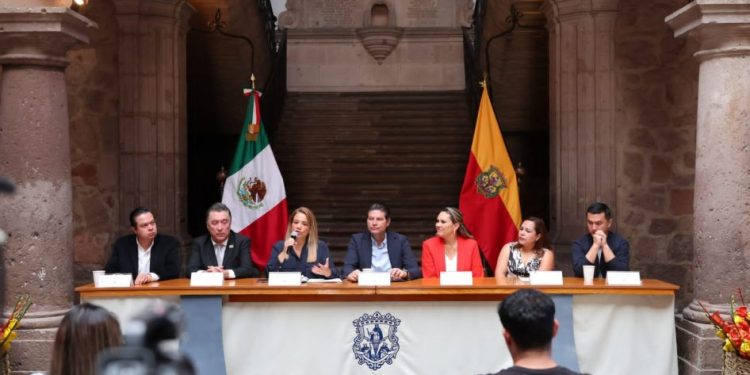 Presenta Alfonso Martínez temporada de festivales de Morelia