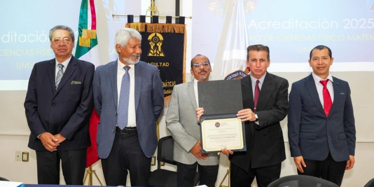 Licenciatura en Ciencias Físico Matemáticas obtiene reacreditación: Yarabí Ávila-Morelia Informativo