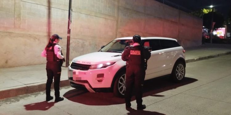 Recupera Policia Morelia camioneta robada minutos antes