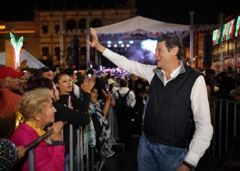 Alfonso Martínez celebra con miles de morelianos el aniversario de Morelos