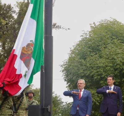 Honra Bedolla legado de José María Morelos a 260 años de su nacimiento