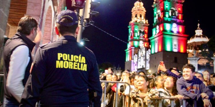 Saldo blanco durante los festejos por el 260 Aniversario del Natalicio de Don José María Morelos y Pavón