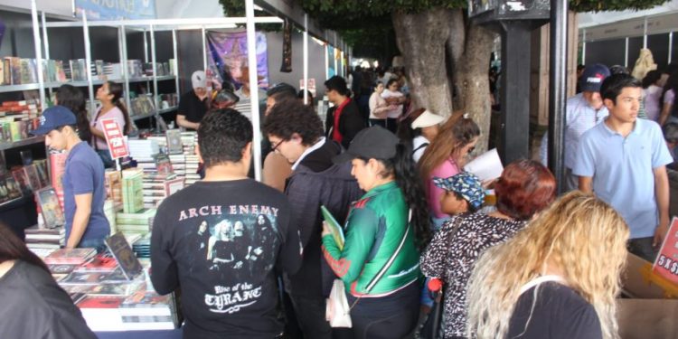 Continúa la Feria del Libro de Morelia con un vasto programa