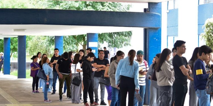 UMSNH amplía el plazo para concluir trámites de inscripción