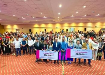 Semigrante cumple el “Sueño Michoacano” a 59 familias migrantes