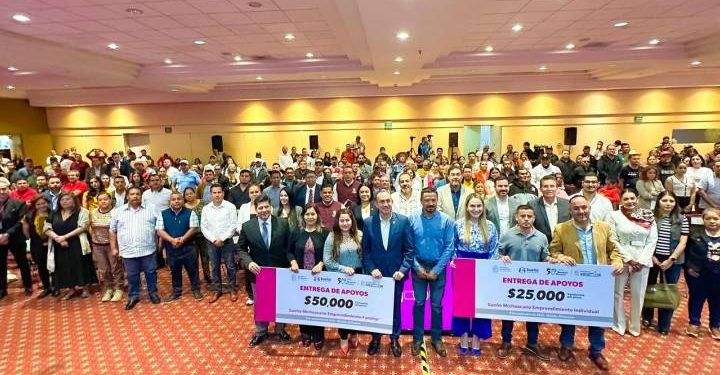 Semigrante cumple el “Sueño Michoacano” a 59 familias migrantes