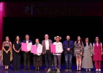 Reconoce Bedolla a artistas ganadores del Premio Eréndira 2025