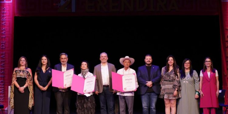 Reconoce Bedolla a artistas ganadores del Premio Eréndira 2025