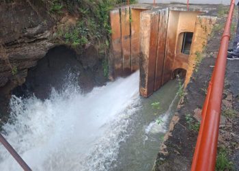 Conagua inicia desfogue controlado de la presa de Cointzio