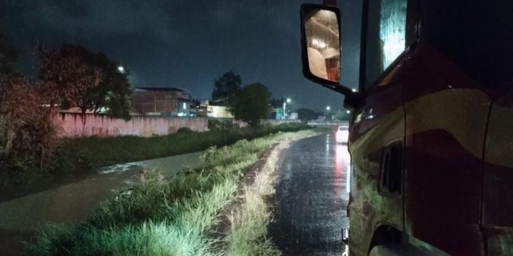 Mantiene Gobierno de Michoacán operativo de vigilancia ante desfogue controlado de la presa de Cointzio