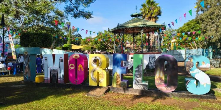 Inaugura SeCultura Morelia letras monumentales de Tenencia Morelos