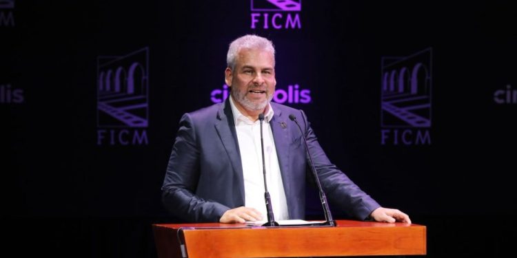 Inaugura Bedolla el 23 Festival Internacional de Cine de Morelia