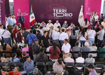 En audiencia pública, anuncia Bedolla próxima apertura de autopista Siglo XXI, tramo Pátzcuaro-Uruapan