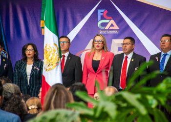 FCCA destaca trayectoria de Yarabí Ávila; símbolo de excelencia académica y compromiso universitario