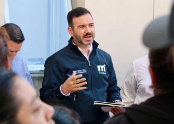 Yankel Benítez dialoga con vecinos de las Colonias Unidas del Sur