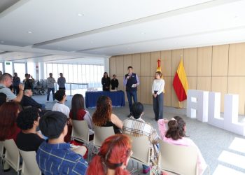 Reconoce Alfonso Martínez a voluntarios de la Feria Internacional del Libro y la Lectura de Morelia