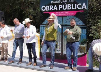 Inaugura Bedolla calle y domo en autogobierno de Donaciano Ojeda