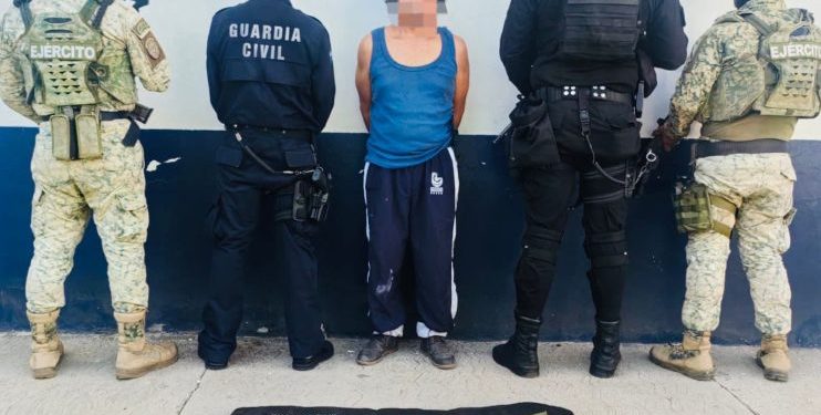 En Operación Apatzingán, hombre es asegurado con arma de fuego y 7 artefactos explosivos