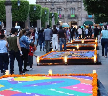 Gran afluencia turística en Morelia, previo a la celebración de Día de Muertos