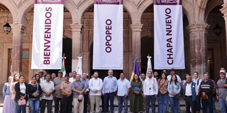 Ofrece Bedolla respaldo a nuevos autogobiernos; impulsa reconocimiento federal como cuarto nivel de gobierno